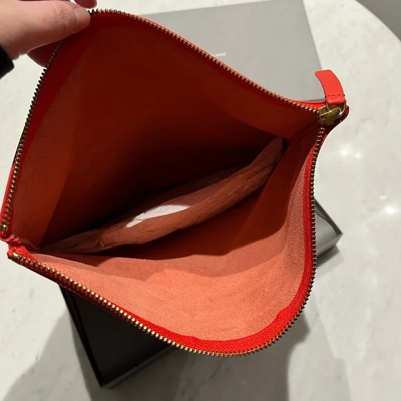 NWB - Everlane Red Leather Foldover Pouch - Picture 4 of 6